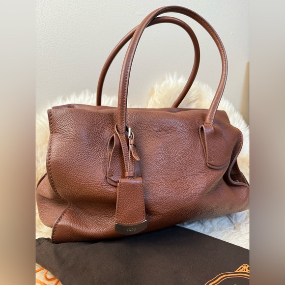 Tod's Camel Brown Pebbled Leather Tote - Picture 2 of 7